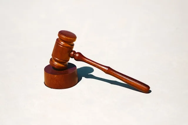 Crypto30x Regulation Clash: What It Means for Altcoins